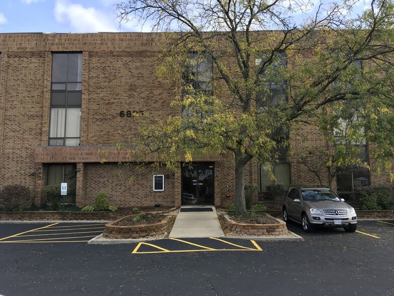 More Photos Of 6825 Hobson Valley Dr, Woodridge Medical For Sale