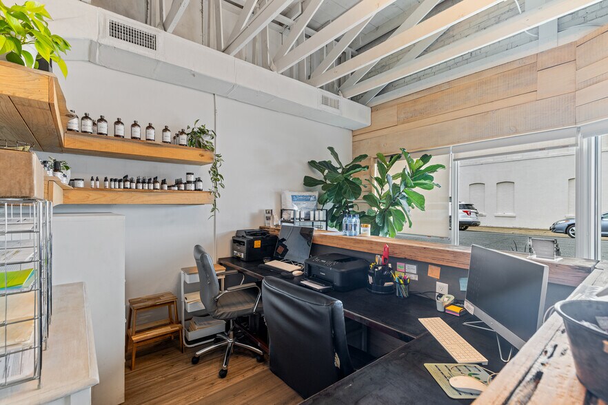 More Photos Of 317 Wood St, West Monroe General Retail For Sale