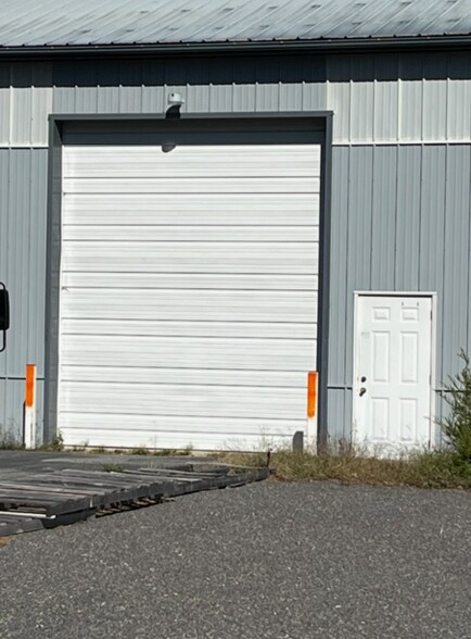More Photos Of 10 Little Brook Rd, Wareham Light Distribution For Lease