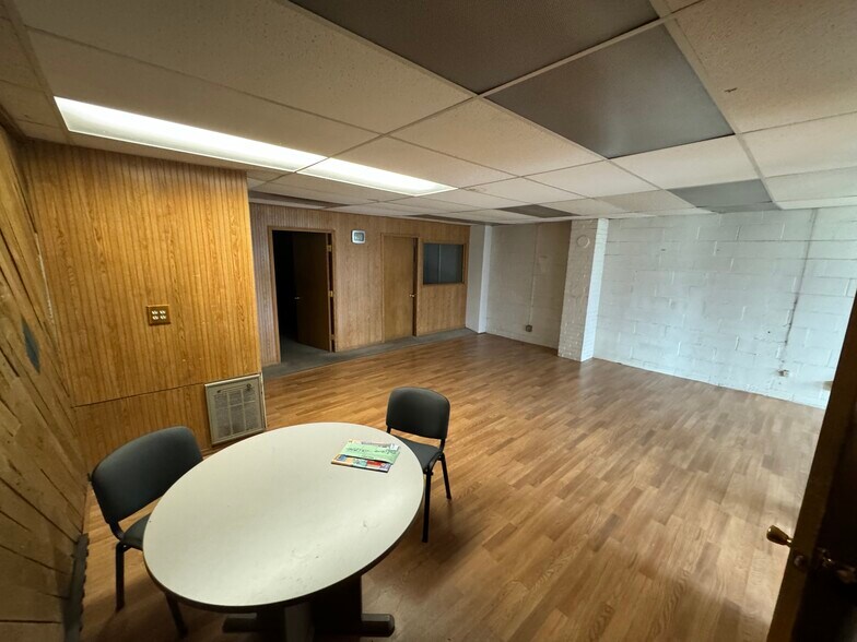 More Photos Of 1500 E Fourth Plain Blvd, Vancouver Freestanding For Lease