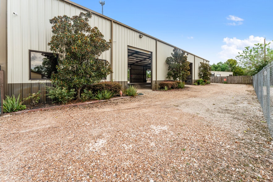 More Photos Of 6927 Highway 36 S, Rosenberg Office For Lease