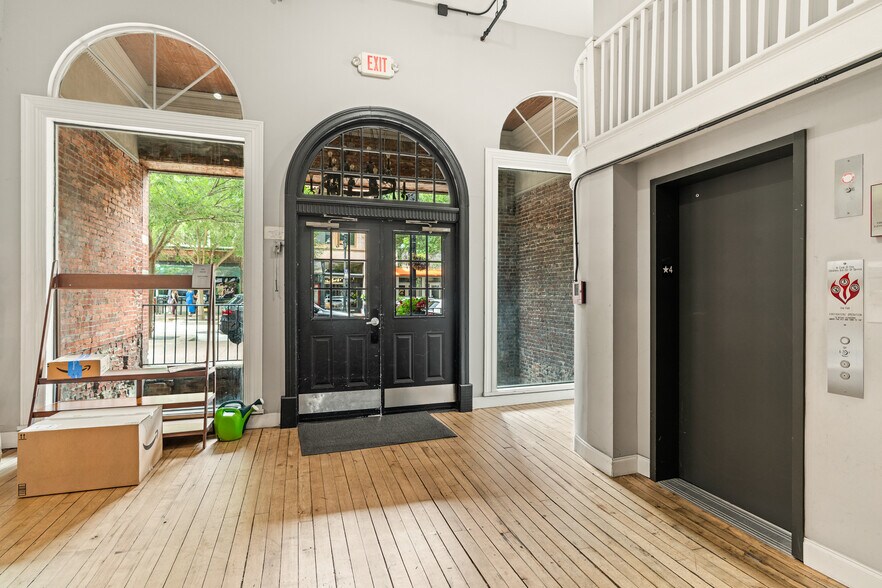 More Photos Of 124 S Gay St, Knoxville Apartments For Lease