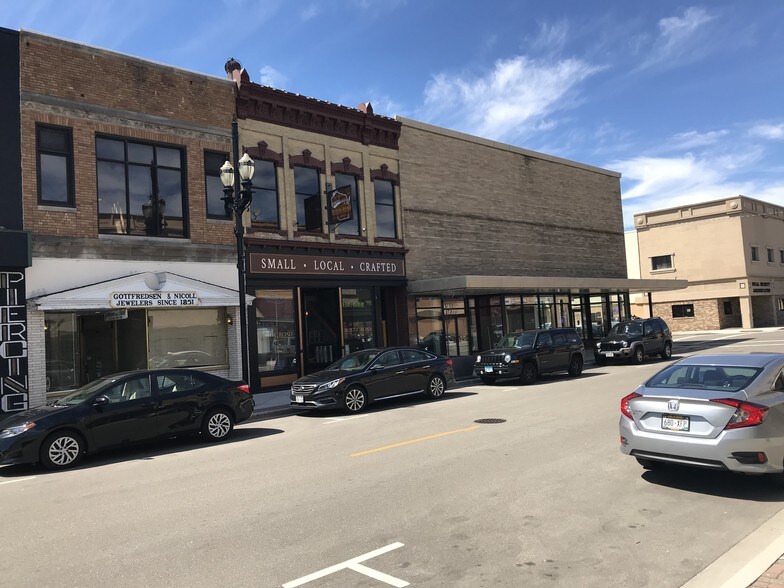 More Photos Of 5700 6th Ave, Kenosha Storefront Retail Office For Lease