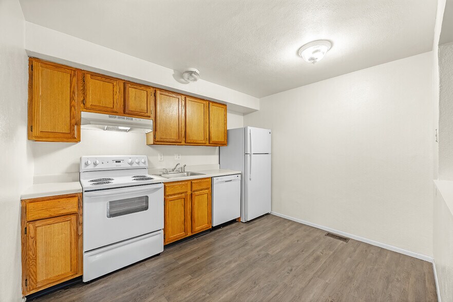 More Photos Of 4127 Geraldine Ave, Saint Ann Apartments For Sale