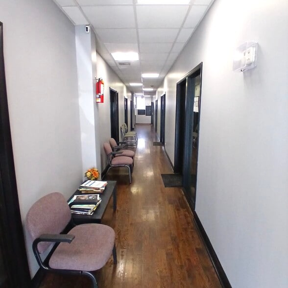 More Photos Of 5642 W Diversey Ave, Chicago Medical For Lease