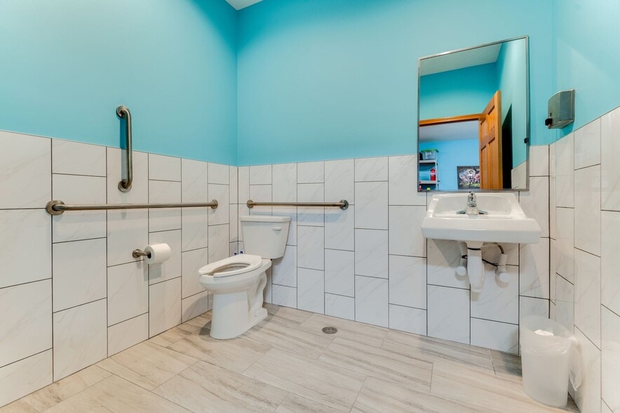 More Photos Of 11979 Cr-11, Burnsville Office For Sale