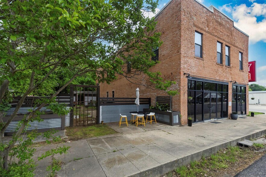 More Photos Of 110 E Main St, Cumby Storefront Retail Residential For Sale