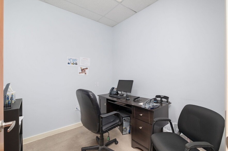 More Photos Of 3251 Harry Wurzbach Rd, San Antonio Medical For Lease