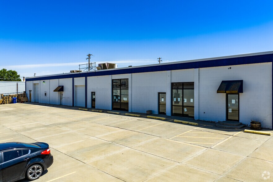 More Photos Of 5612 S 49th St, Lincoln Flex For Sale