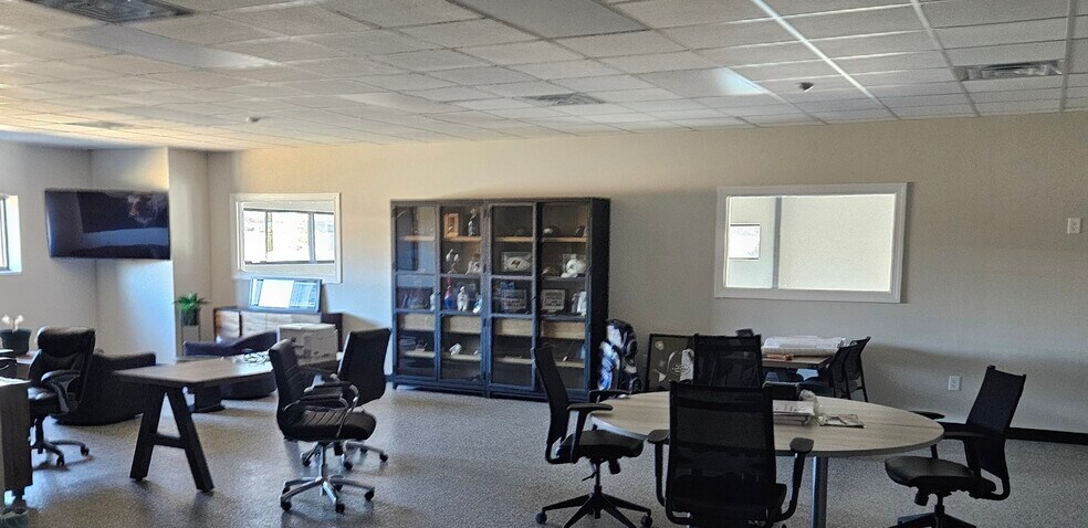 More Photos Of 5150 Industrial Pk Dr, Kernersville Freestanding For Lease