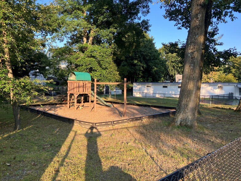 More Photos Of 349 Massasoit Rd, Worcester Daycare Center For Sale