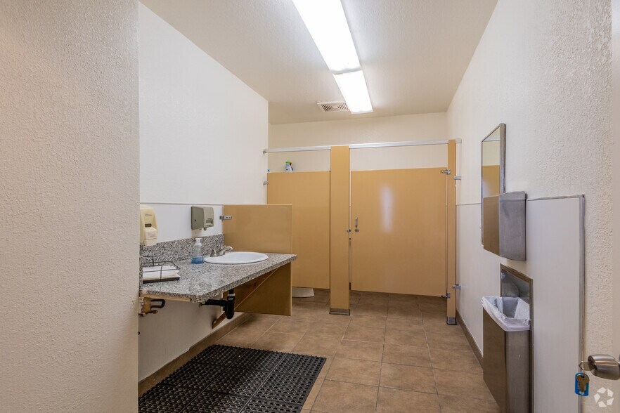 More Photos Of 9276 Greenback Ln, Orangevale Medical For Sale