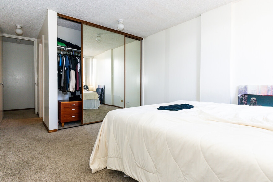 More Photos Of 922 Mccully St, Honolulu Apartments For Sale