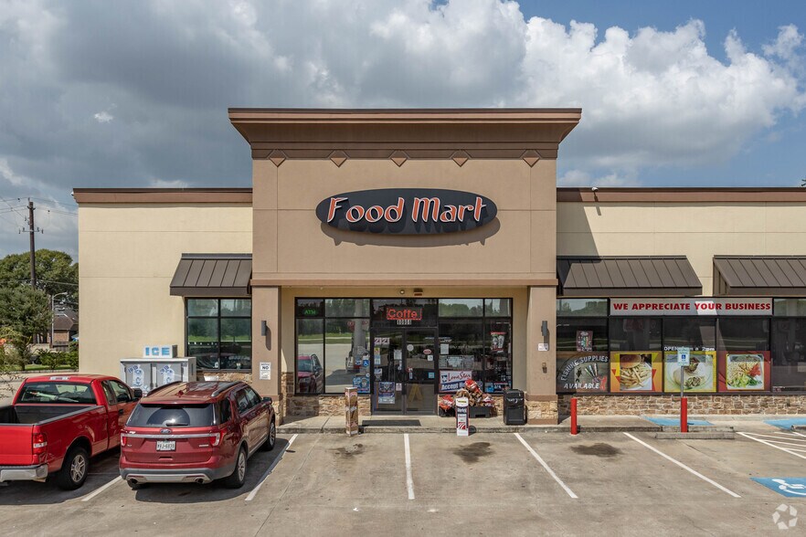More Photos Of 10901 W Fairmont Pky, La Porte Convenience Store For Sale