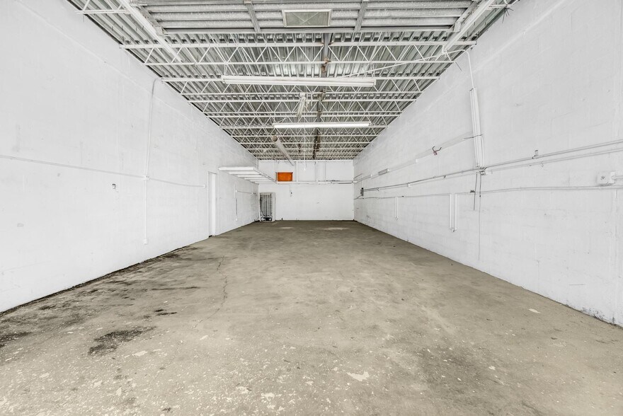 More Photos Of 201-215 SW 21st St, Fort Lauderdale Warehouse For Sale