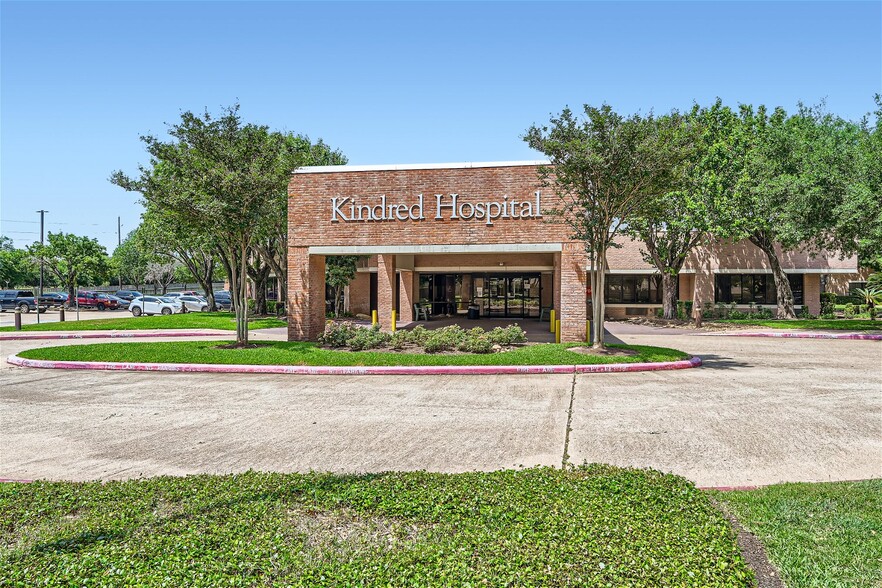 Primary Photo Of 1550 First Colony Blvd, Sugar Land Hospital For Sale