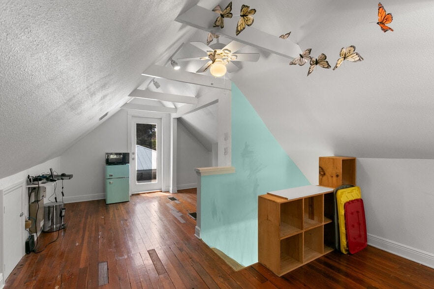 More Photos Of 135 4th Ave N, Safety Harbor Freestanding For Sale