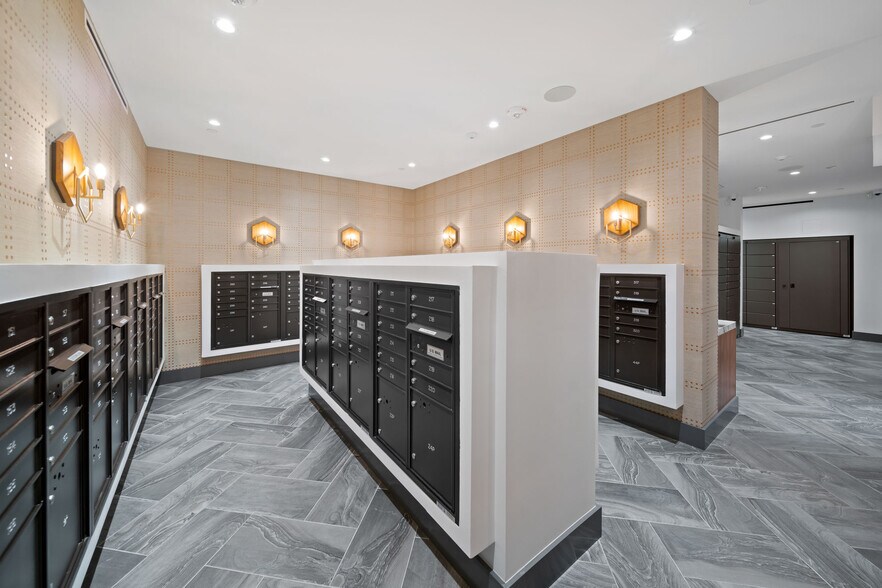 More Photos Of 585 Anton Blvd, Costa Mesa Apartments For Lease