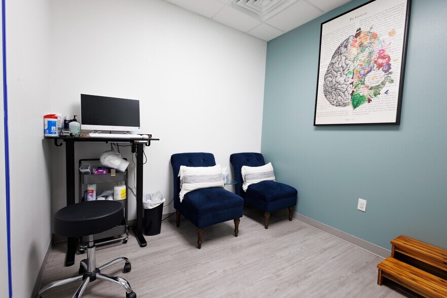 More Photos Of 101 Grant Pl, Lowell Medical For Lease