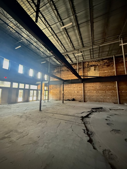 More Photos Of 1609 7th Ave, Ybor City Bar For Lease