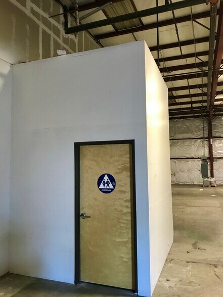 More Photos Of 1360 N McDowell Blvd, Petaluma Manufacturing For Lease