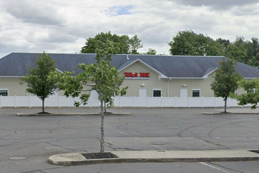 More Photos Of 846-900 Middle Country Rd, Middle Island, Middle Island Unknown For Lease