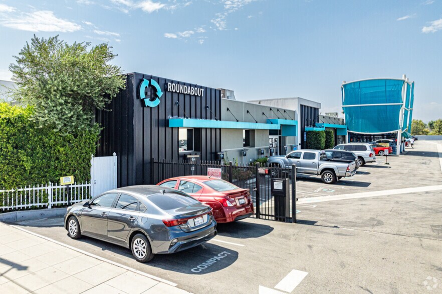 More Photos Of 217-277 S Lake St, Burbank Research And Development For Sale