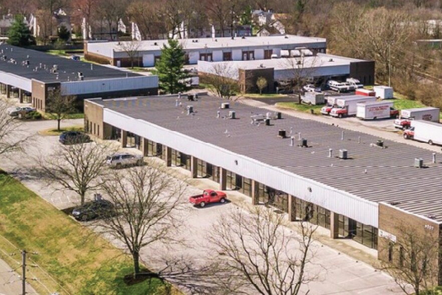 More Photos Of 8003 Vinecrest Ave, Louisville Light Manufacturing For Lease