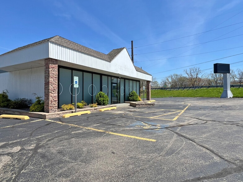 More Photos Of 2178 W 38th St, Erie Storefront Retail Office For Sale