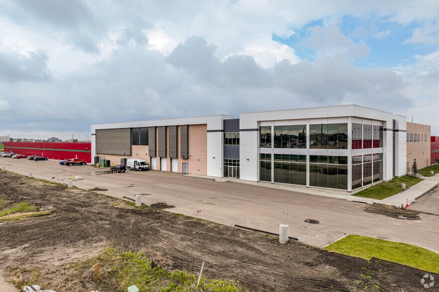 Primary Photo Of 902 9 Av, Nisku Distribution For Sale