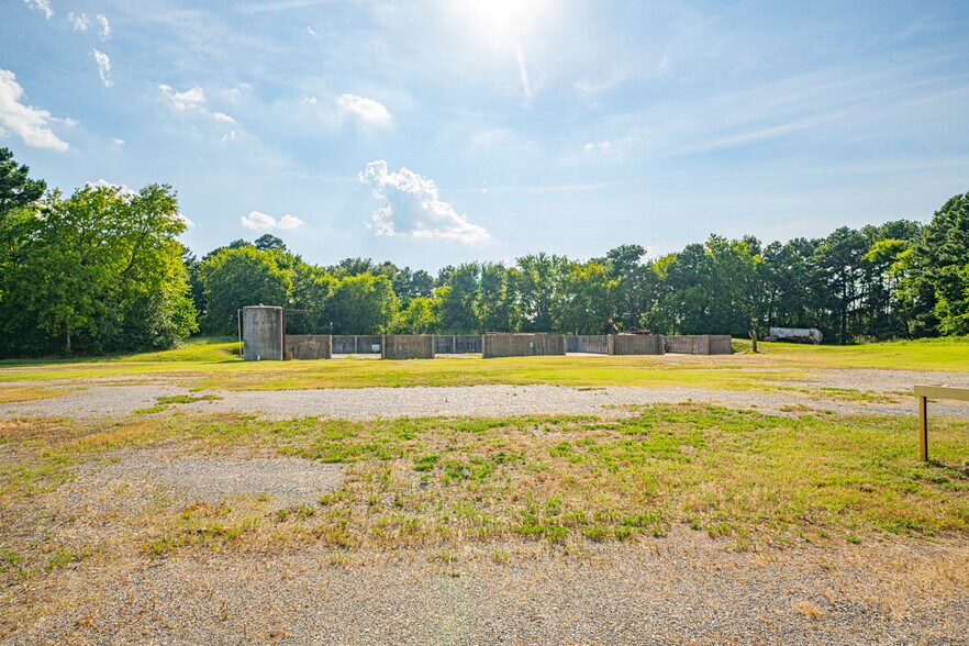 More Photos Of 220 Progress Blvd, Longview Warehouse For Lease