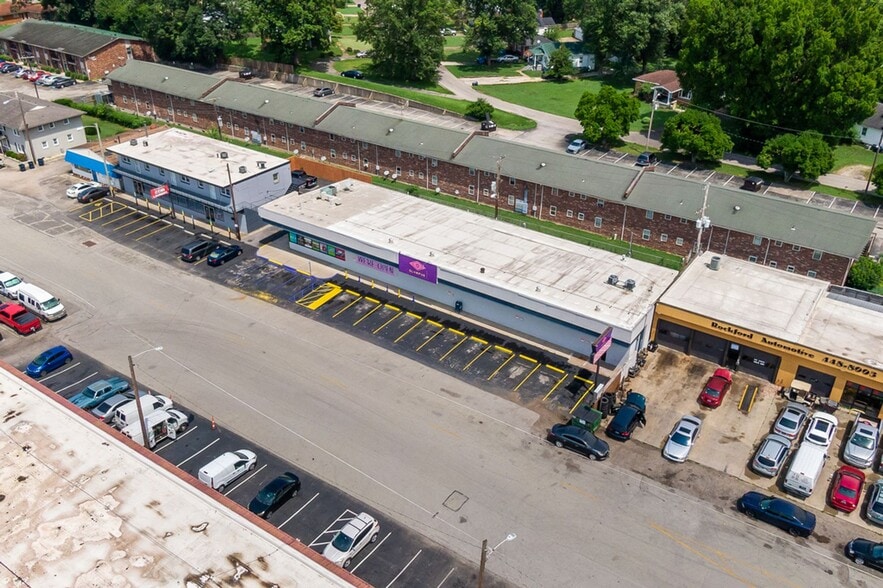 More Photos Of 4741 Rockford Plz, Louisville Freestanding For Sale