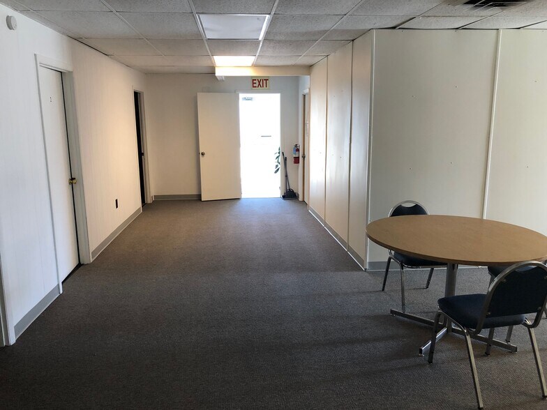 More Photos Of 1779 W Trindle Rd, Carlisle Office For Lease
