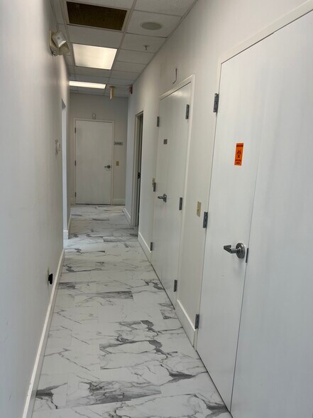 More Photos Of 14 Oak Forest Rd, Bluffton Medical For Sale