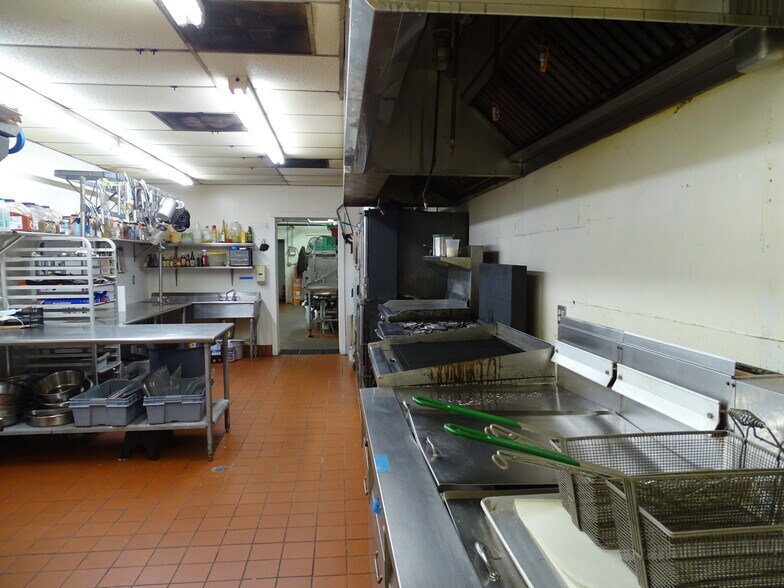 More Photos Of 140 Madison Landing Cir, Ridgeland General Retail For Sale