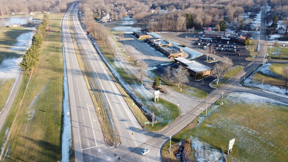 More Photos Of 7124 Brookwood Dr, Brookfield Office For Lease