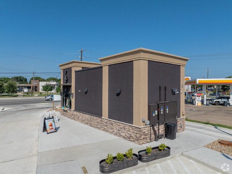 More Photos Of 3117 Williams Dr, Georgetown General Retail For Lease