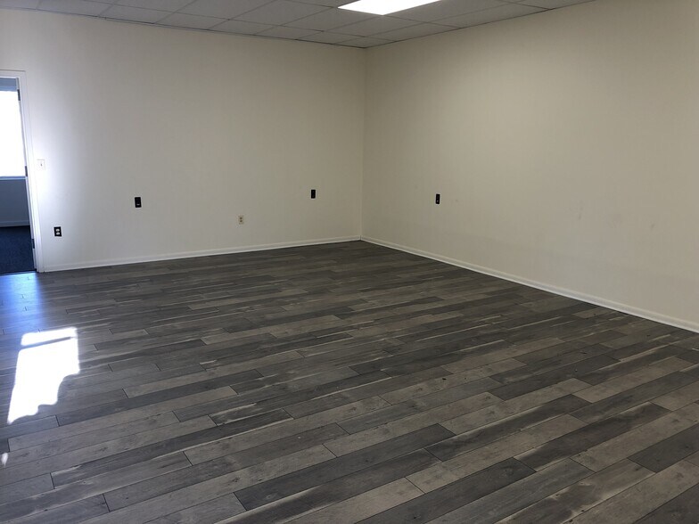 More Photos Of 111 US Highway 46, Budd Lake Freestanding For Lease