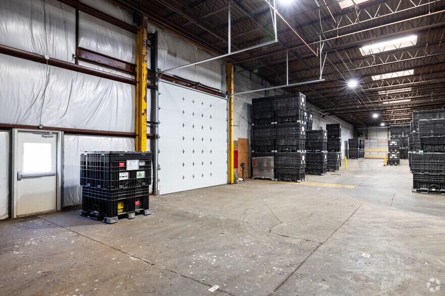 More Photos Of 823 Aaron Pky, Centralia Manufacturing For Sale