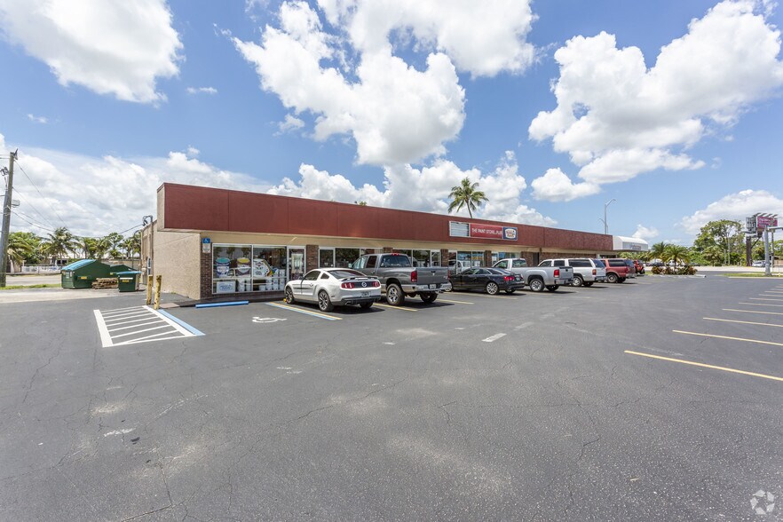 More Photos Of 11485 S Cleveland Ave, Fort Myers Unknown For Lease