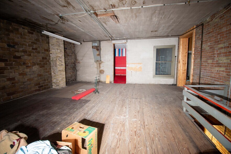 More Photos Of 199 N Michigan Ave, Shelby Office For Sale