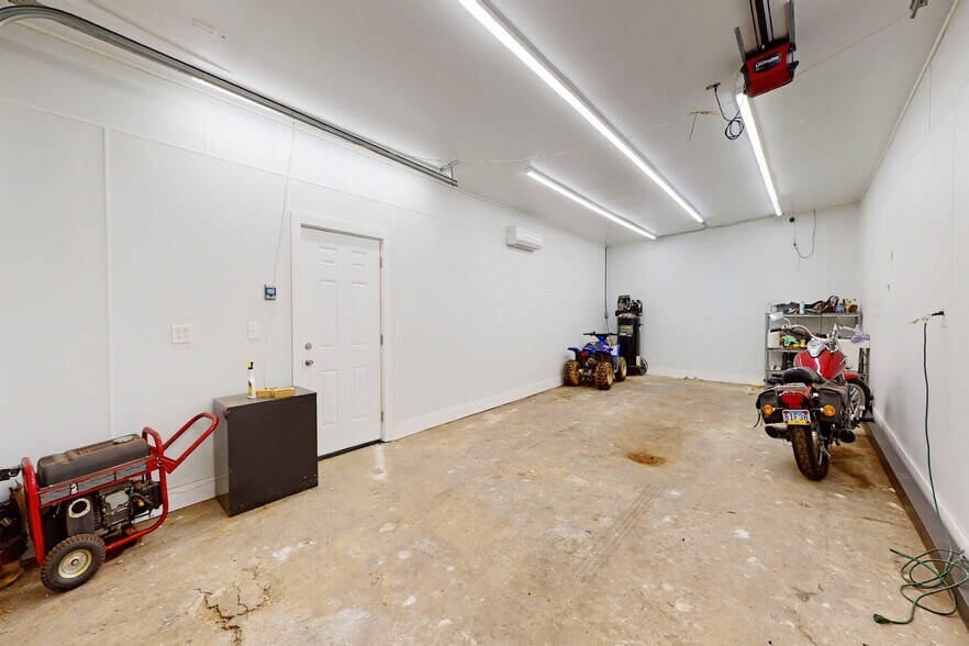 More Photos Of 3706-3710 Lebanon Church Rd, West Mifflin Auto Dealership For Lease