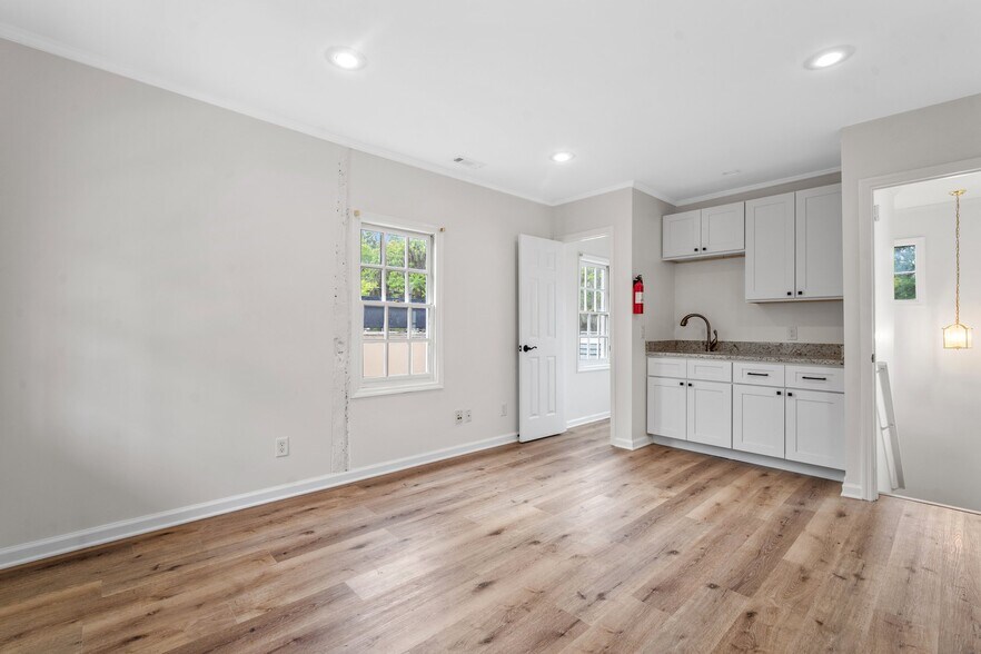 More Photos Of 609 Carteret St, Beaufort Storefront Retail Residential For Lease