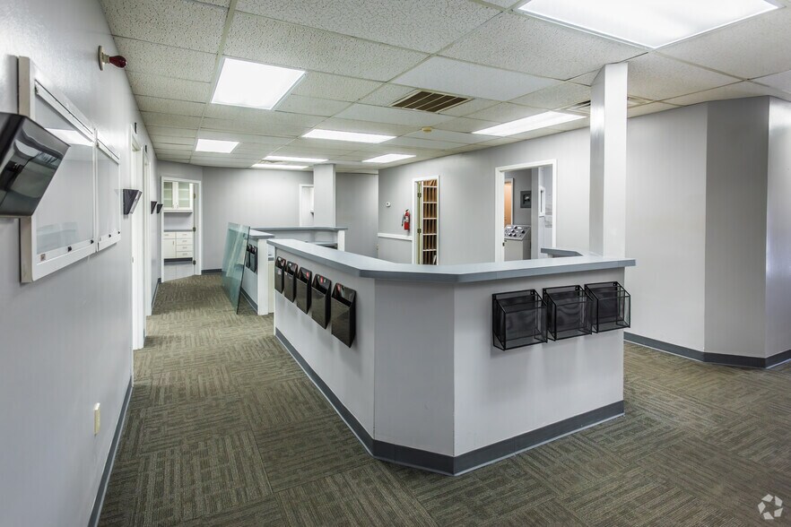 More Photos Of 11215 Hermitage Rd, Little Rock Medical For Sale