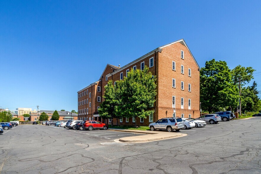More Photos Of 313 Park Ave, Falls Church Medical For Sale
