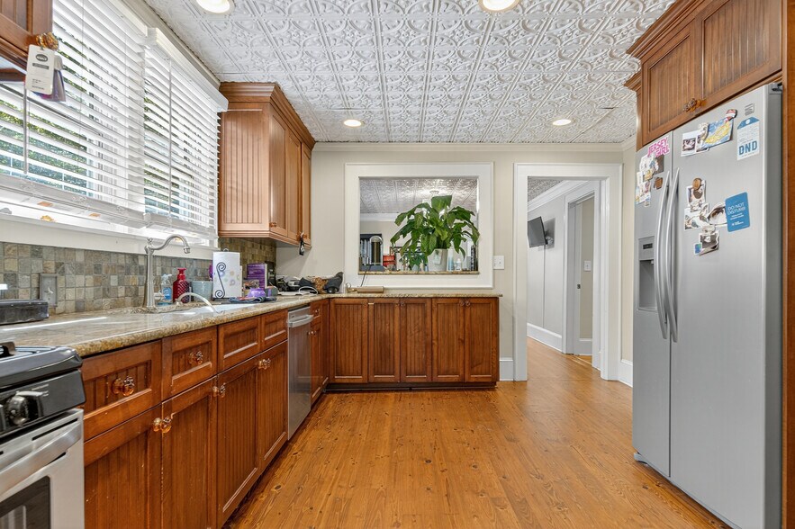 More Photos Of 19428 Zion Ave, Cornelius Office For Sale