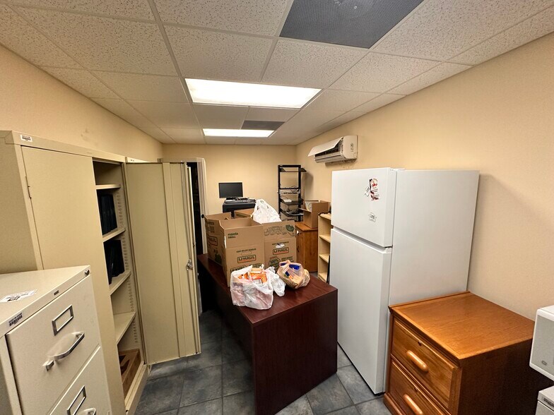 More Photos Of 4509 Hospital St, Pascagoula Office For Sale