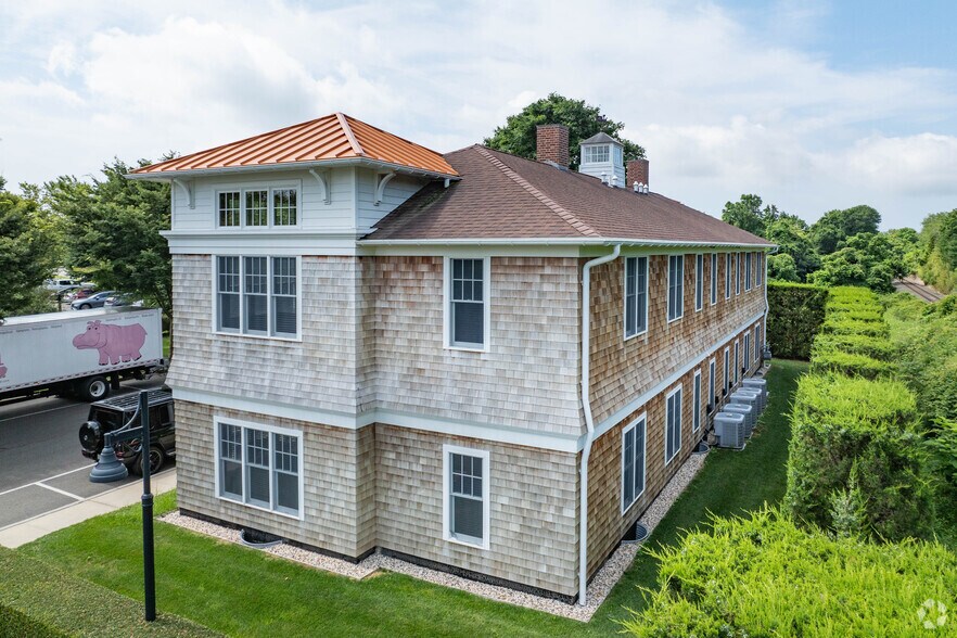 More Photos Of 50 Station Rd, Water Mill Unknown For Lease