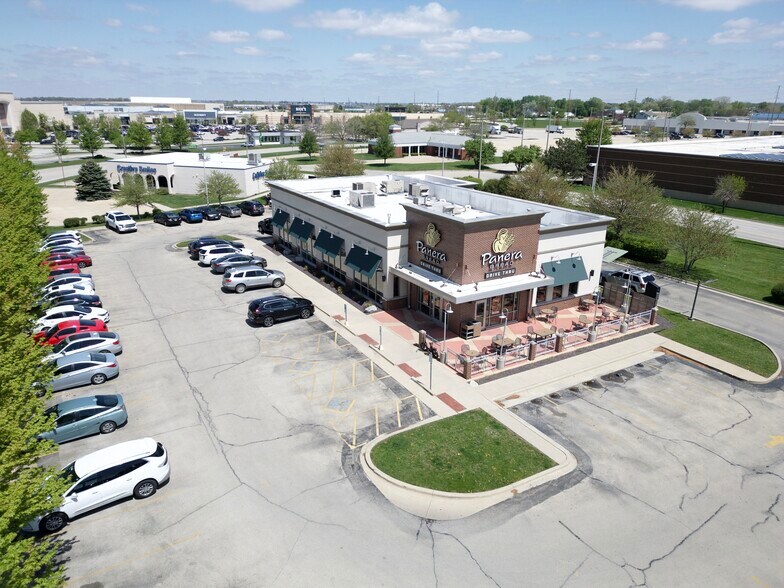 Primary Photo Of 1903 Convenience Pl, Champaign General Retail For Sale