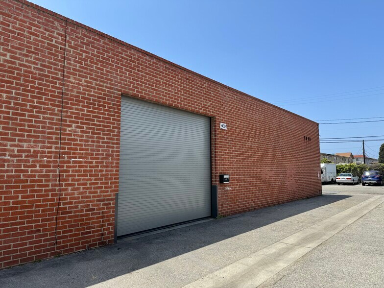 More Photos Of 14005-14009 Crenshaw Blvd, Hawthorne Warehouse For Lease